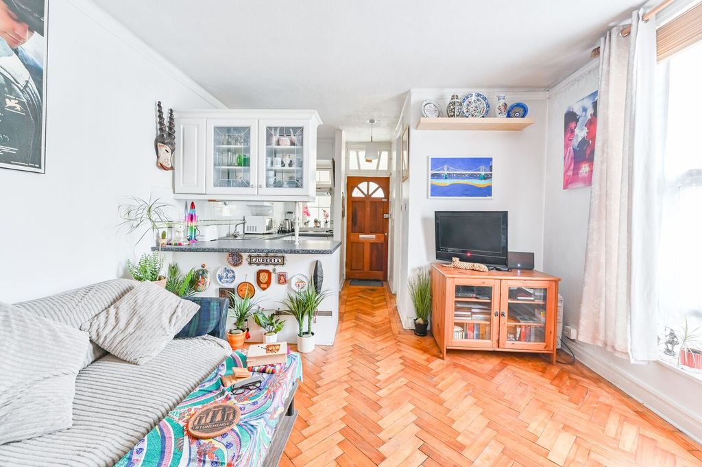 Property photo 2 of 13