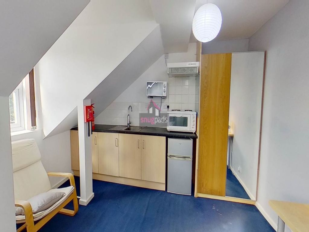 Property photo 3 of 5 d