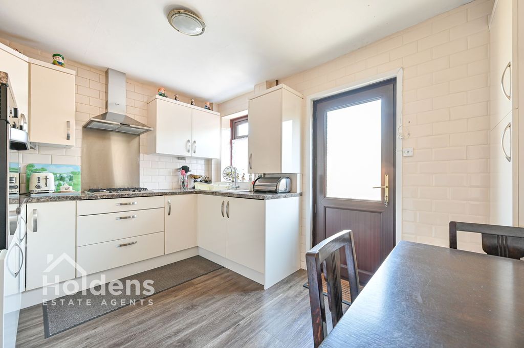 Property photo 2 of 17