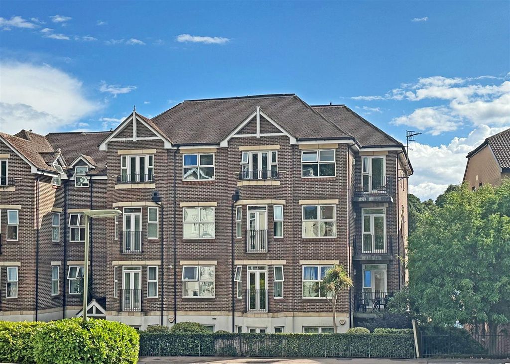 Property photo 1 of 19