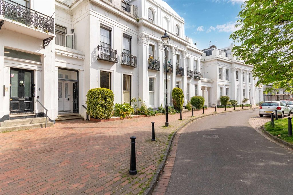 Property photo 1 of 12 Park Crescent-20.Jpg