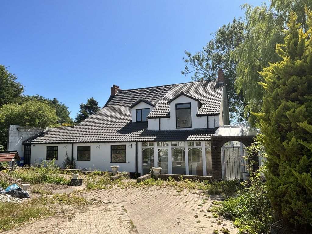 Property photo 1 of 24 Four Bed Farm House With Land