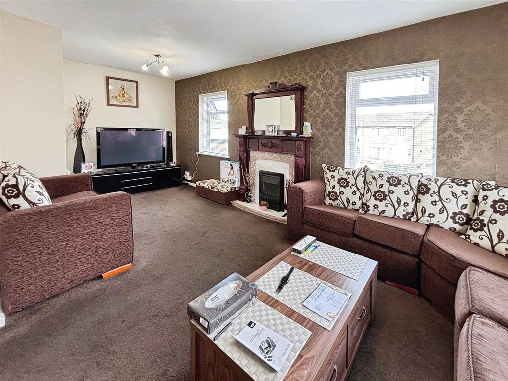 Property photo 3 of 20 Sitting Room