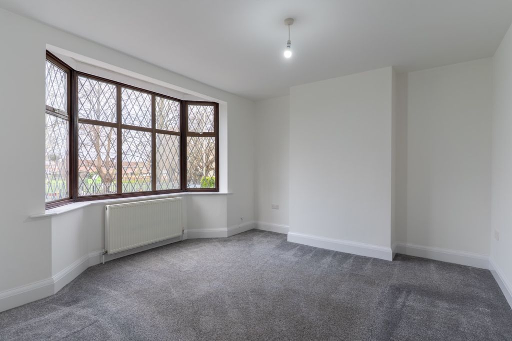 Property photo 2 of 22 5037724