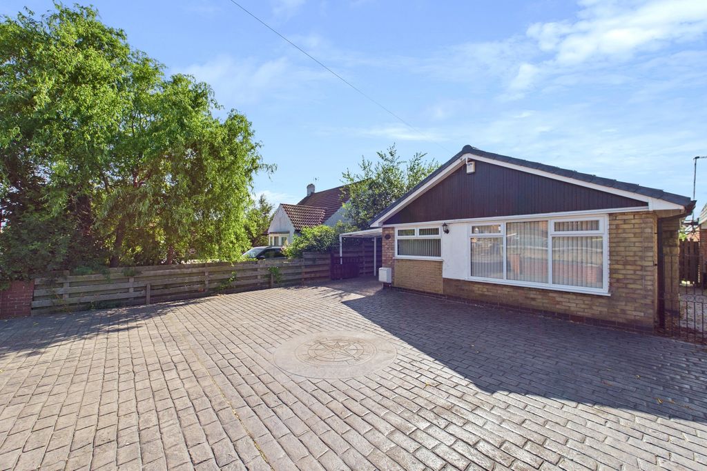 Property photo 2 of 17 Cam02279G0-Pr0145-Still005