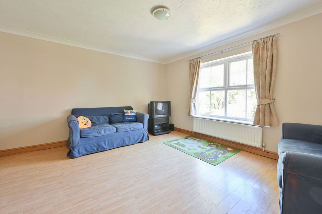 Property photo 2 of 22