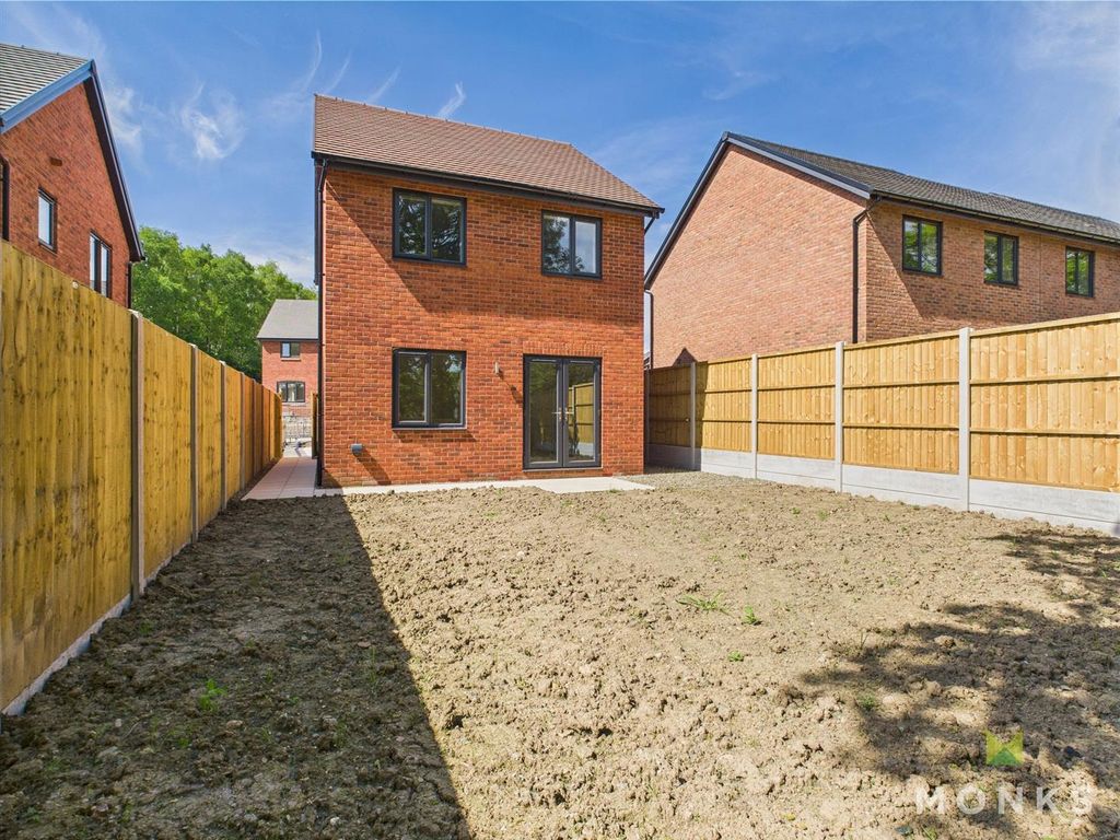 Property photo 2 of 15 Garden Malvern Detached.Jpg