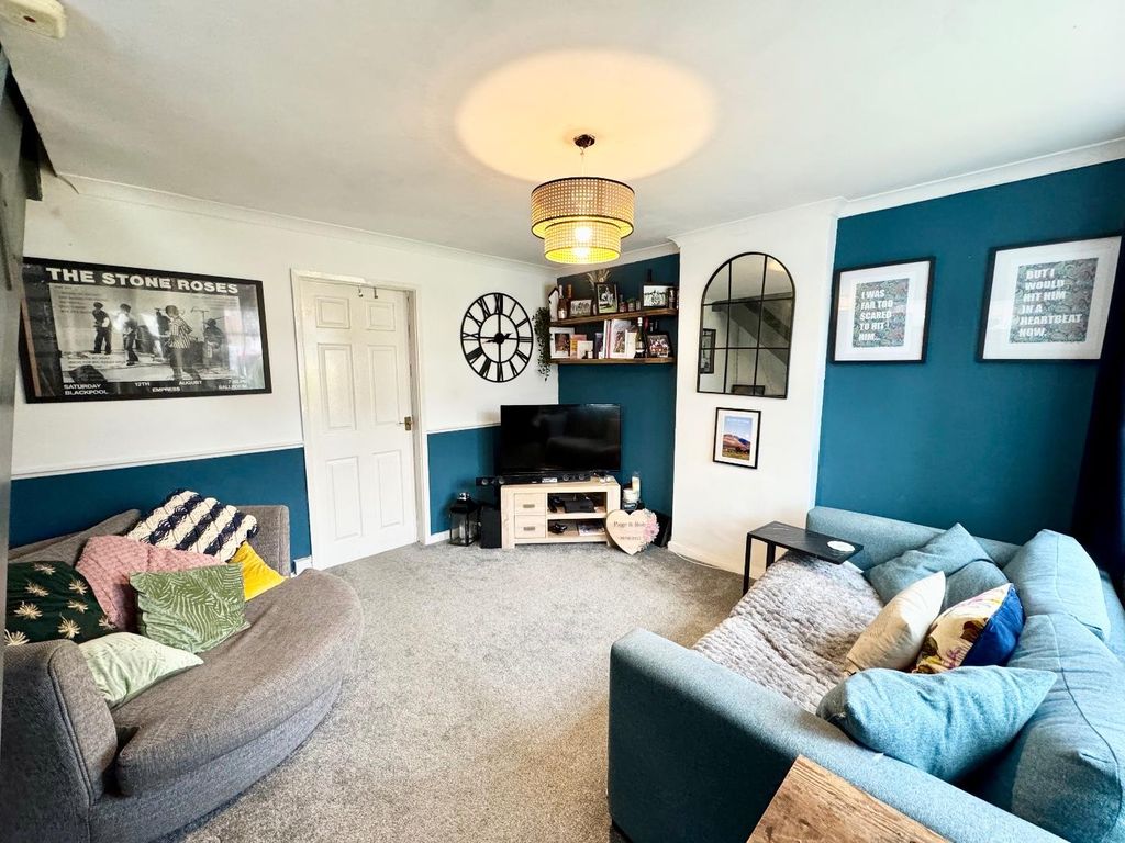 Property photo 1 of 7 Lounge