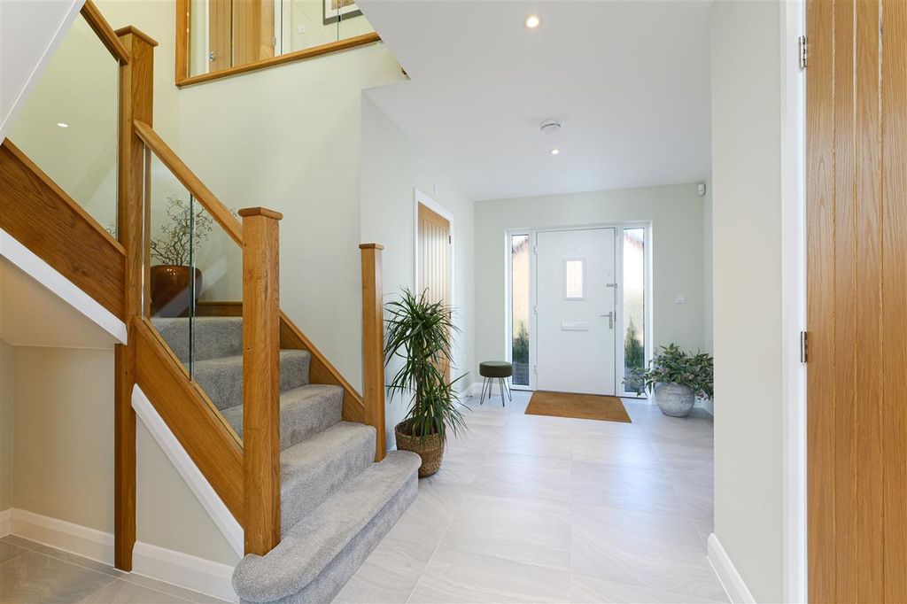 Property photo 3 of 33