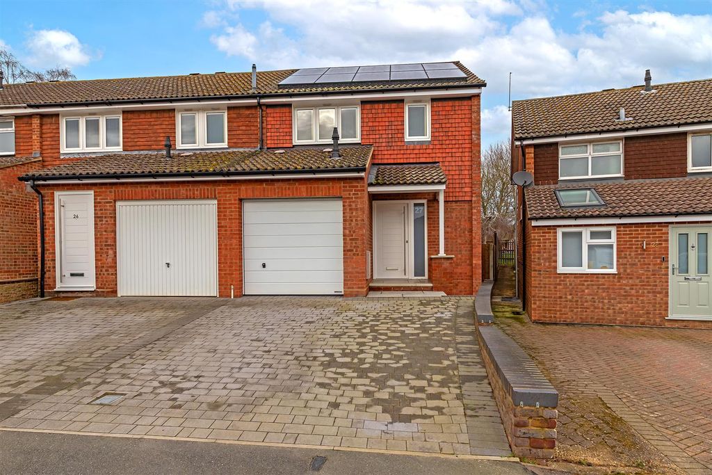 Property photo 1 of 28 27Gladeside-8.Jpg