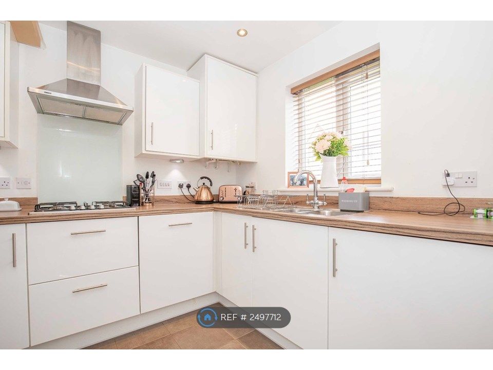 Property photo 2 of 8 Kitchen