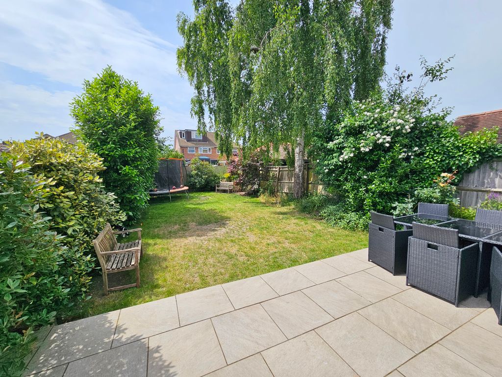 Property photo 2 of 32