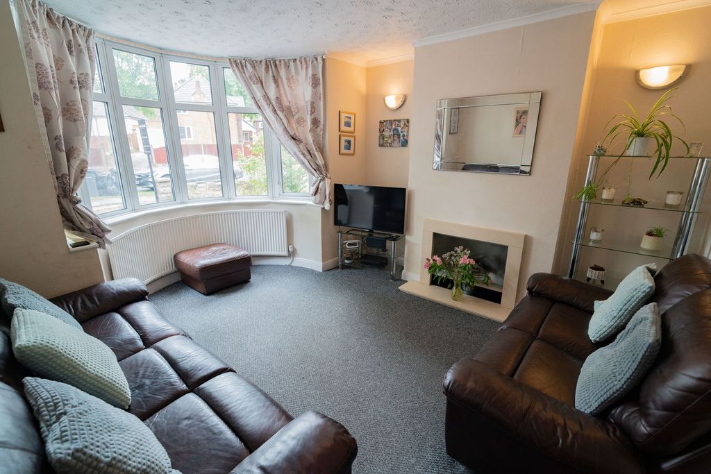 Property photo 3 of 23