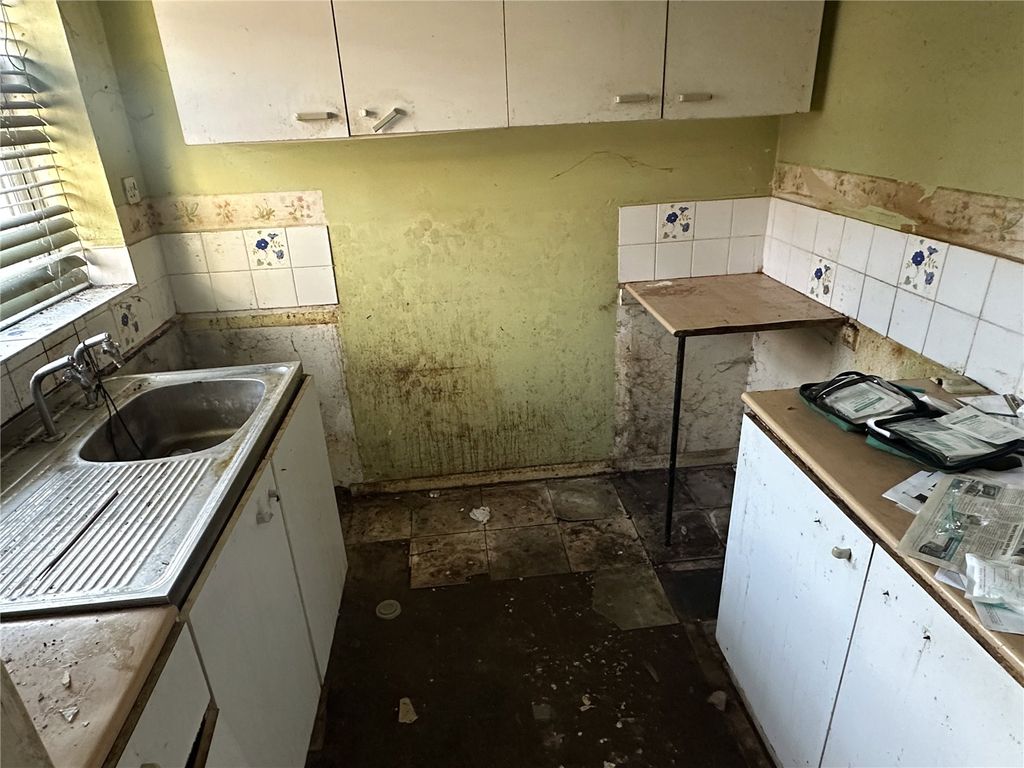 Property photo 2 of 9 Picture No. 14