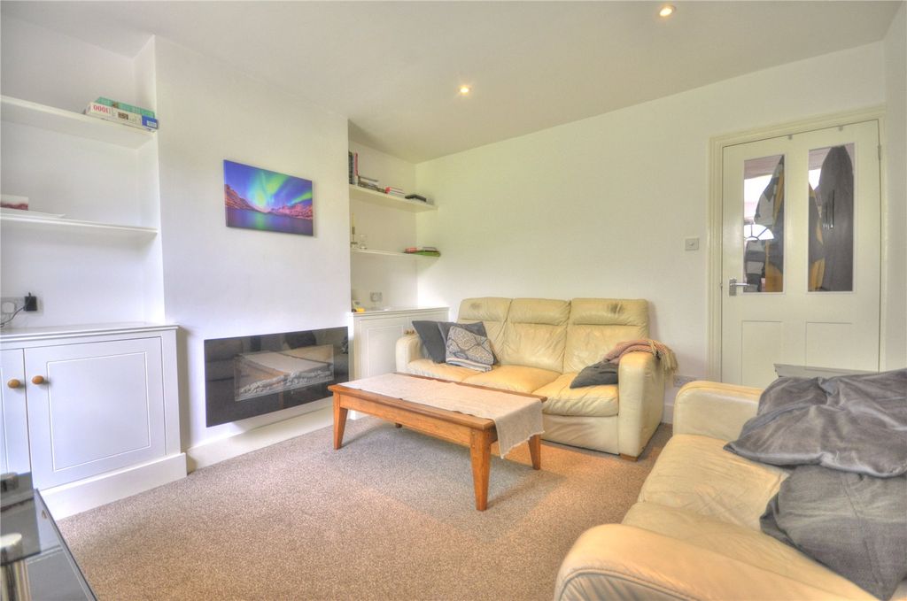Property photo 2 of 14 Picture No. 25