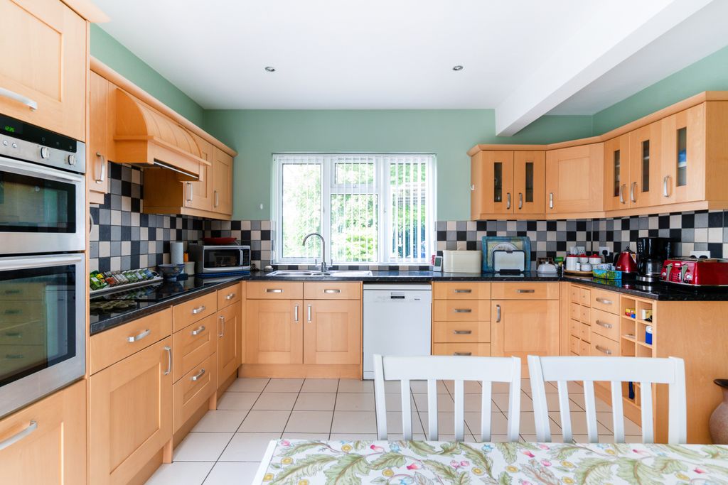 Property photo 3 of 15