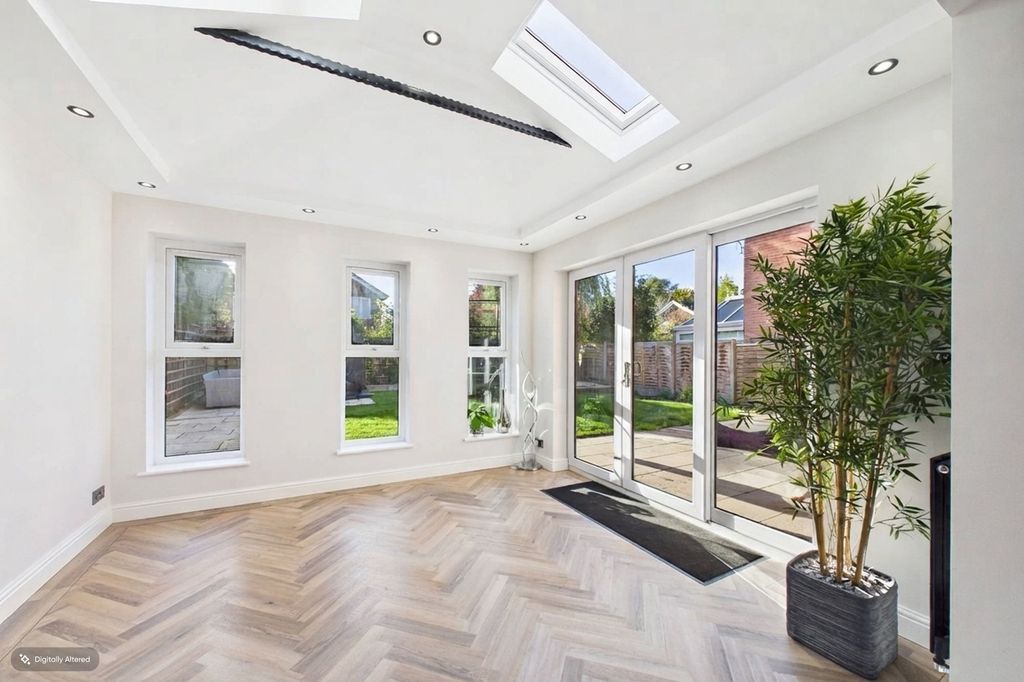 Property photo 2 of 33 Orangery