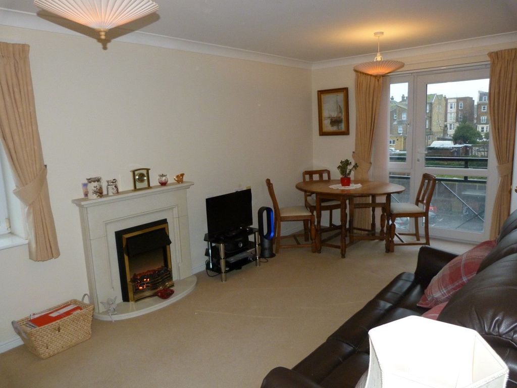 Property photo 3 of 12 Photograph 3