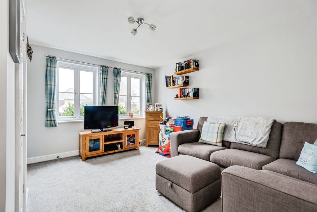 Property photo 3 of 13