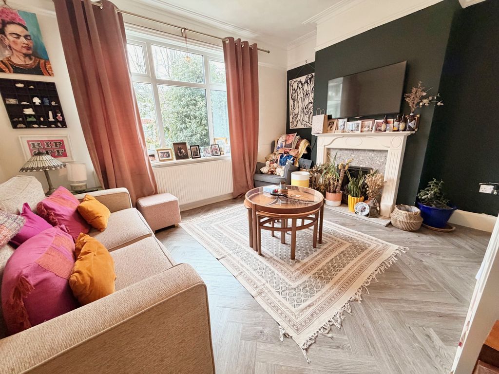 Property photo 2 of 22