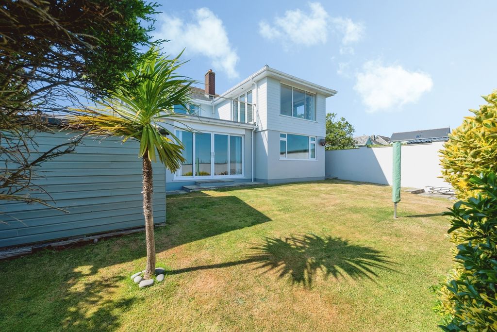 Property photo 2 of 20 Pbox-Img.Jpg
