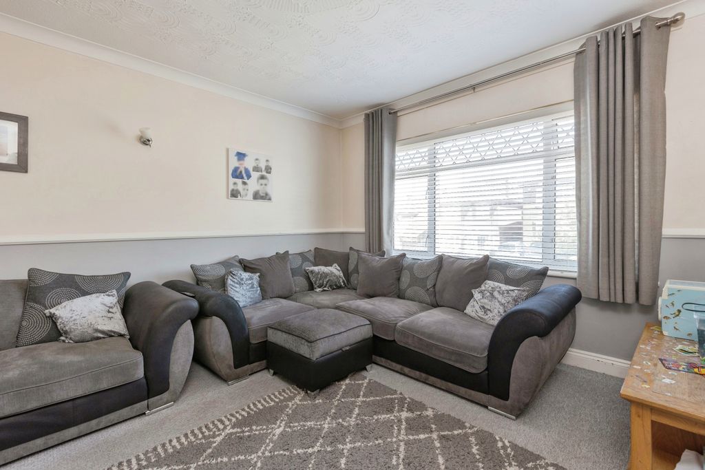 Property photo 2 of 15 Lounge/Diner