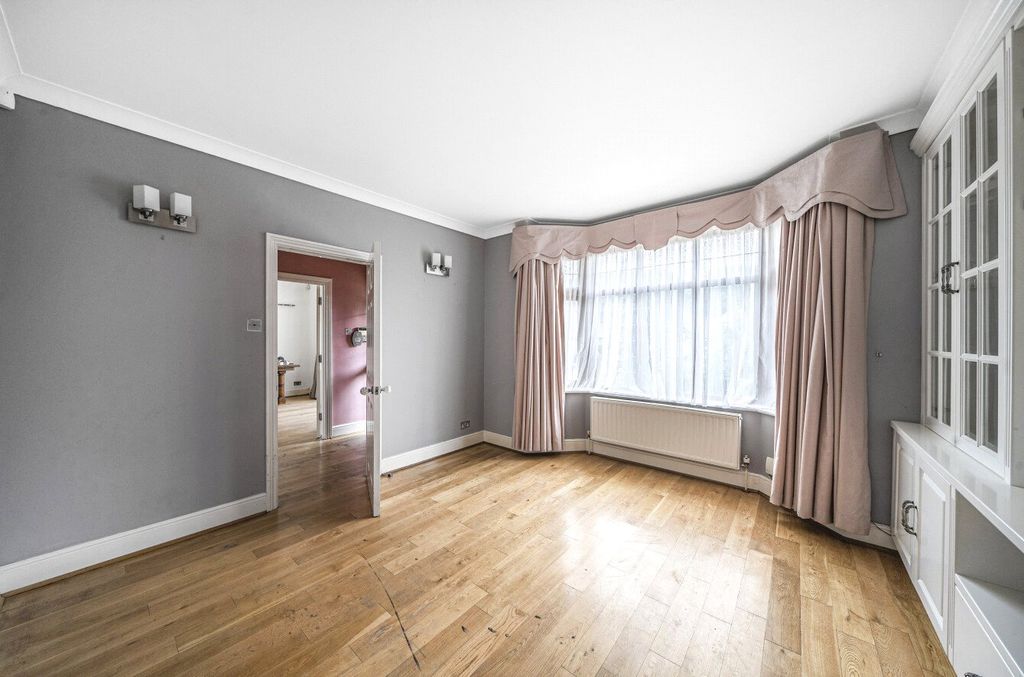 Property photo 3 of 18 Picture No. 30