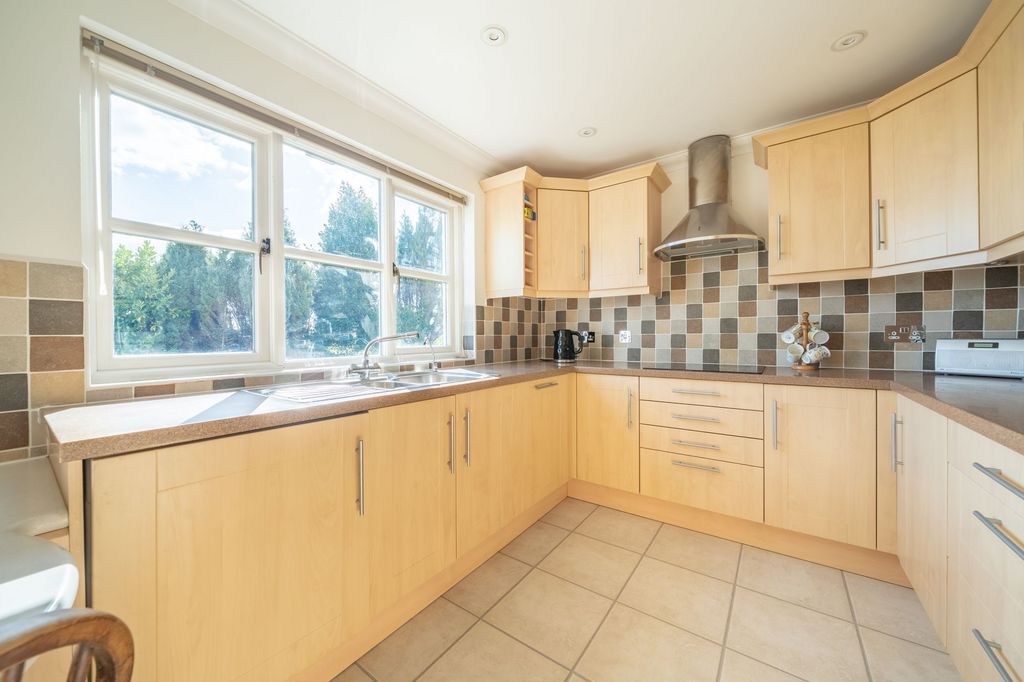 Property photo 3 of 30 10