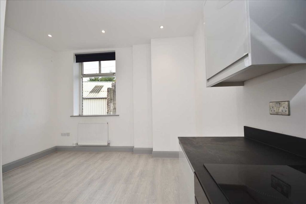 Property photo 2 of 4 Open Plan Lounge &amp; Kitchen Area