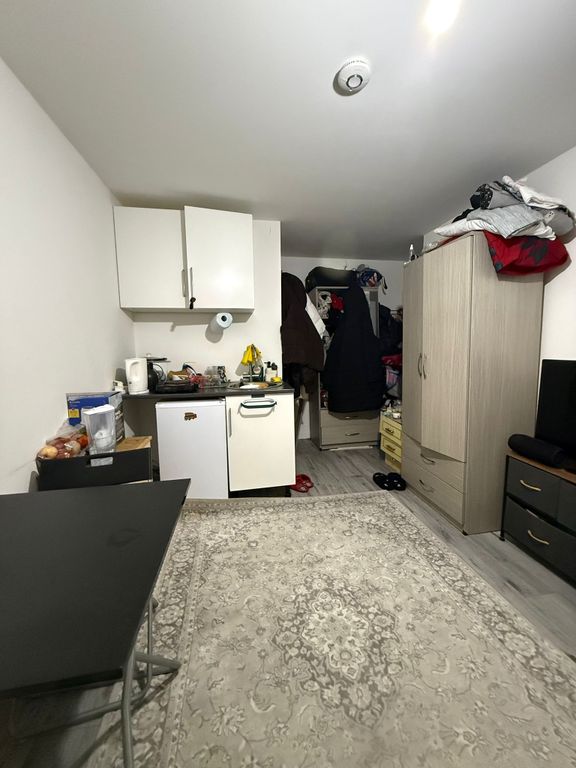 Property photo 3 of 4