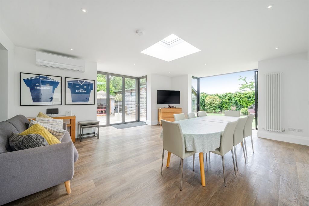 Property photo 3 of 14