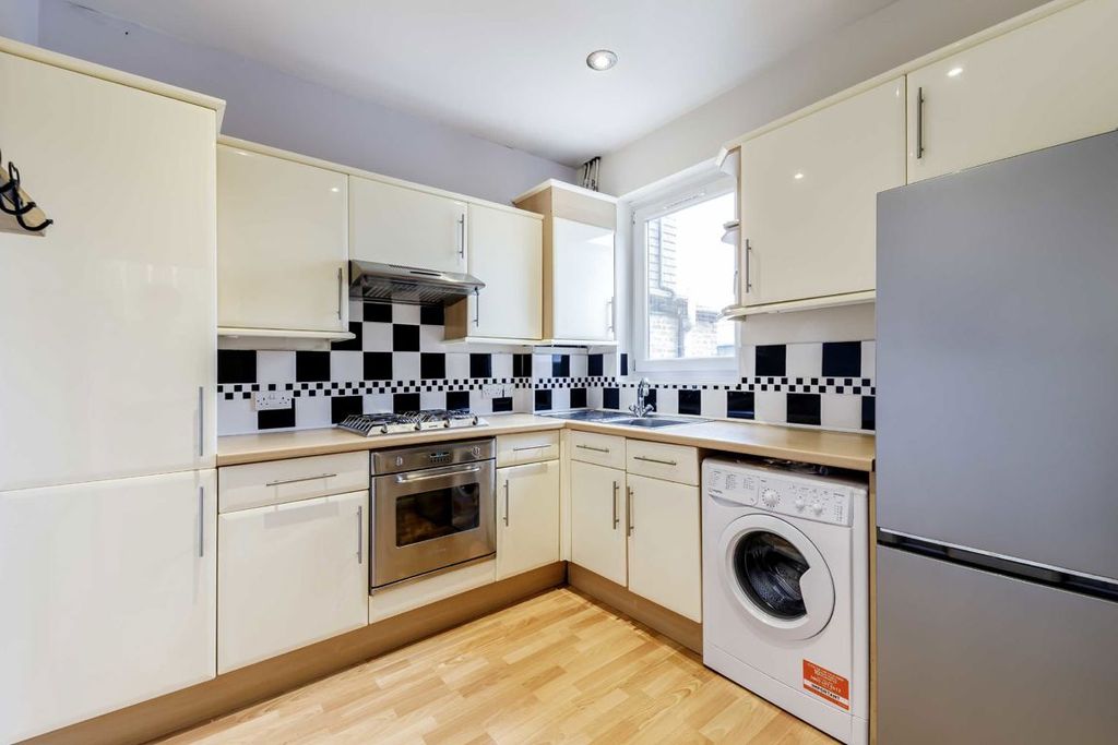 Property photo 3 of 5