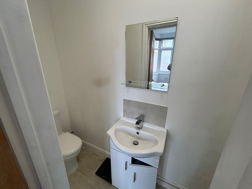 Property photo 3 of 7 Picture No. 06