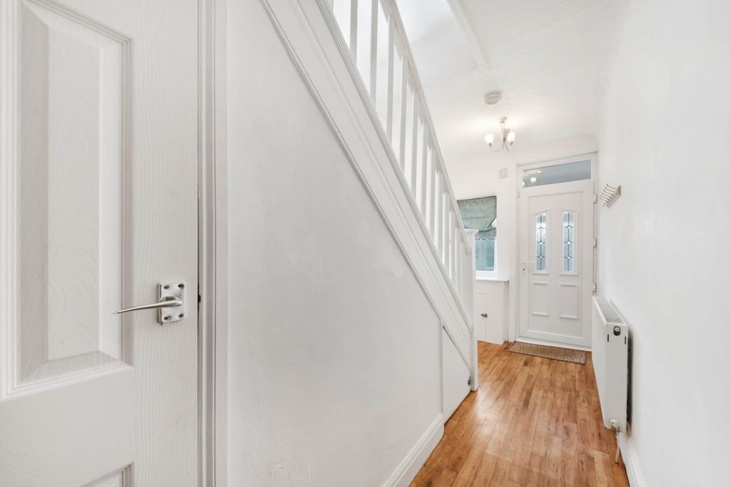 Property photo 3 of 23