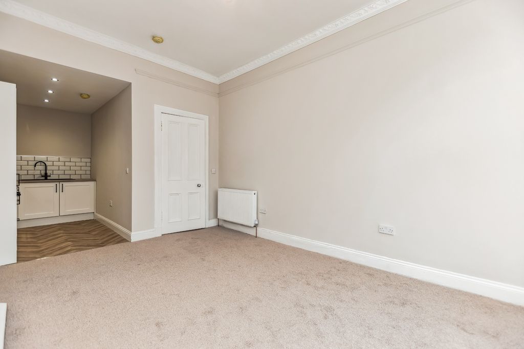 Property photo 3 of 10 3