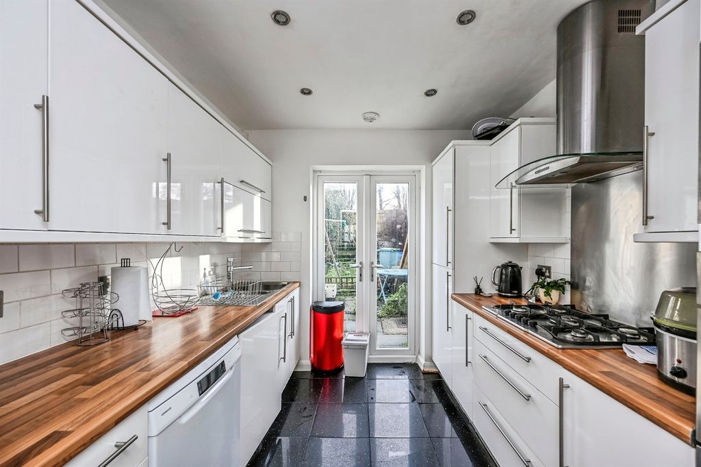 Property photo 3 of 13