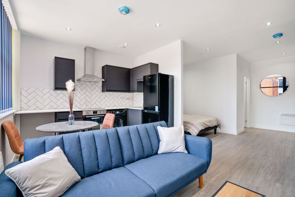 Property photo 2 of 7