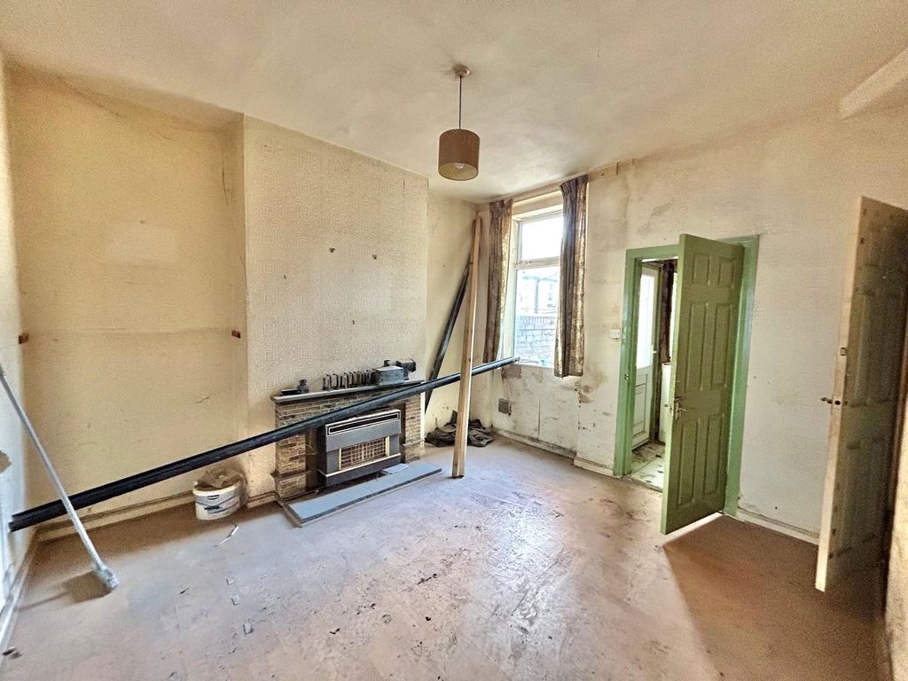 Property photo 3 of 8 Picture No. 25