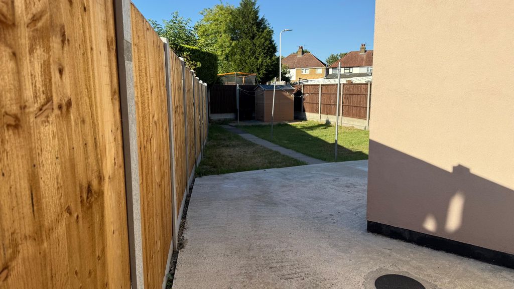 Property photo 2 of 23