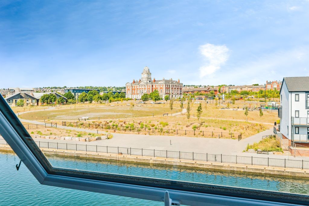 Property photo 3 of 20