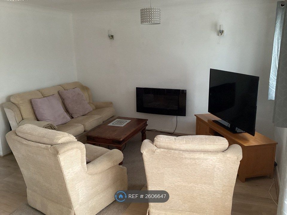 Property photo 2 of 31