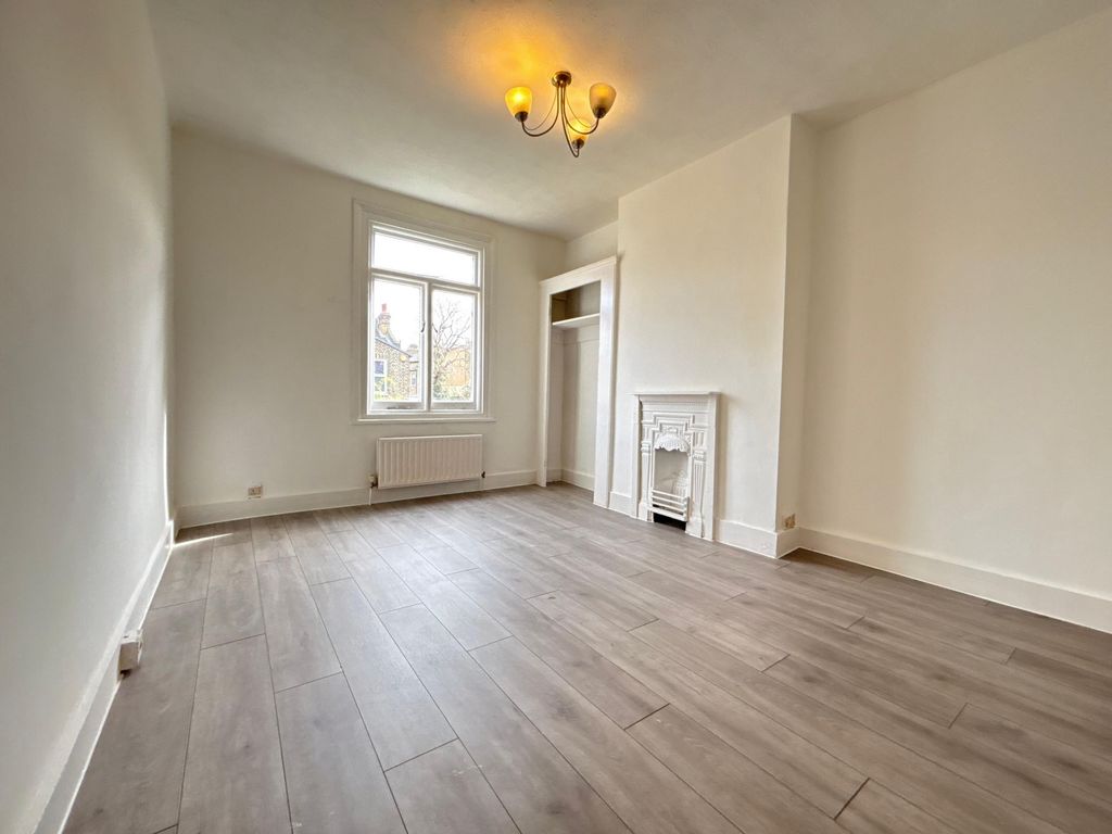 Property photo 2 of 11 Photo 2