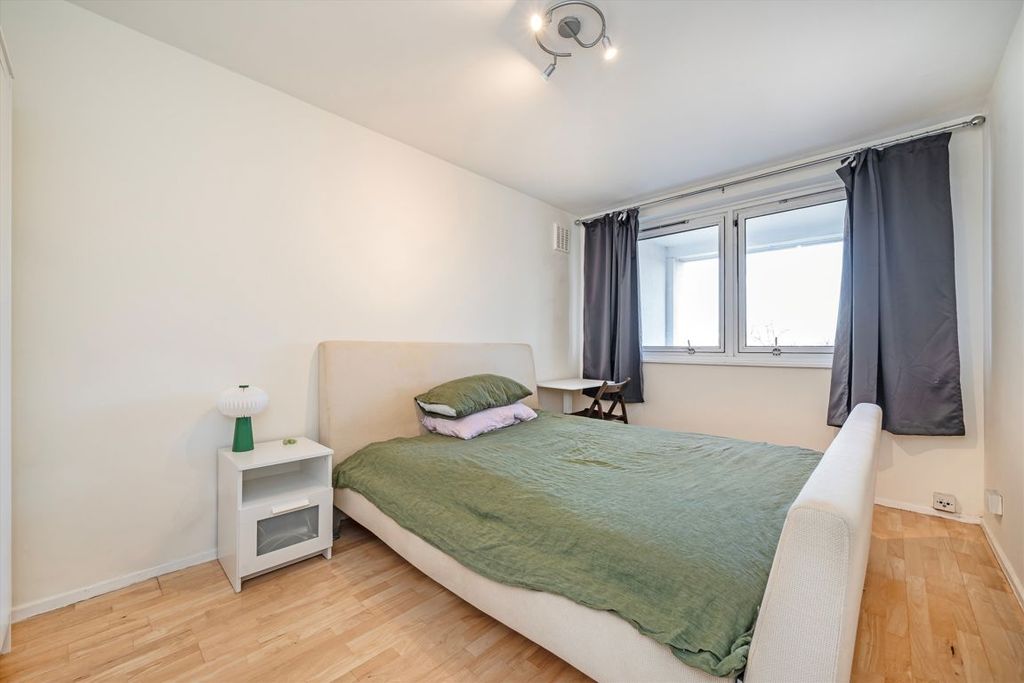 Property photo 3 of 5