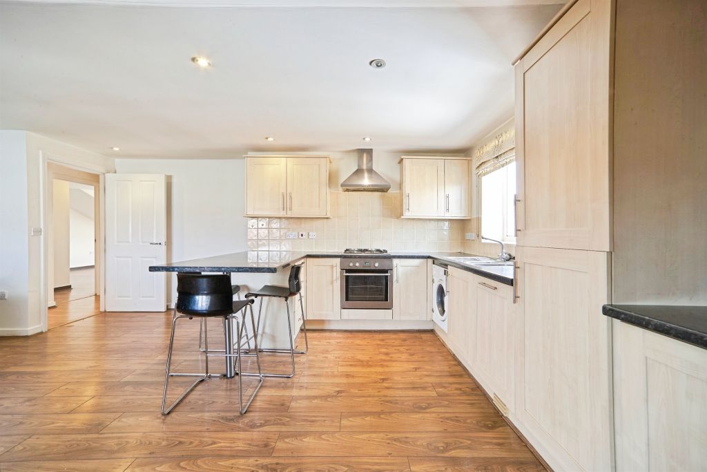 Additional image 4 of 3 bed flat for saleOwlcotes Road, Pudsey LS28