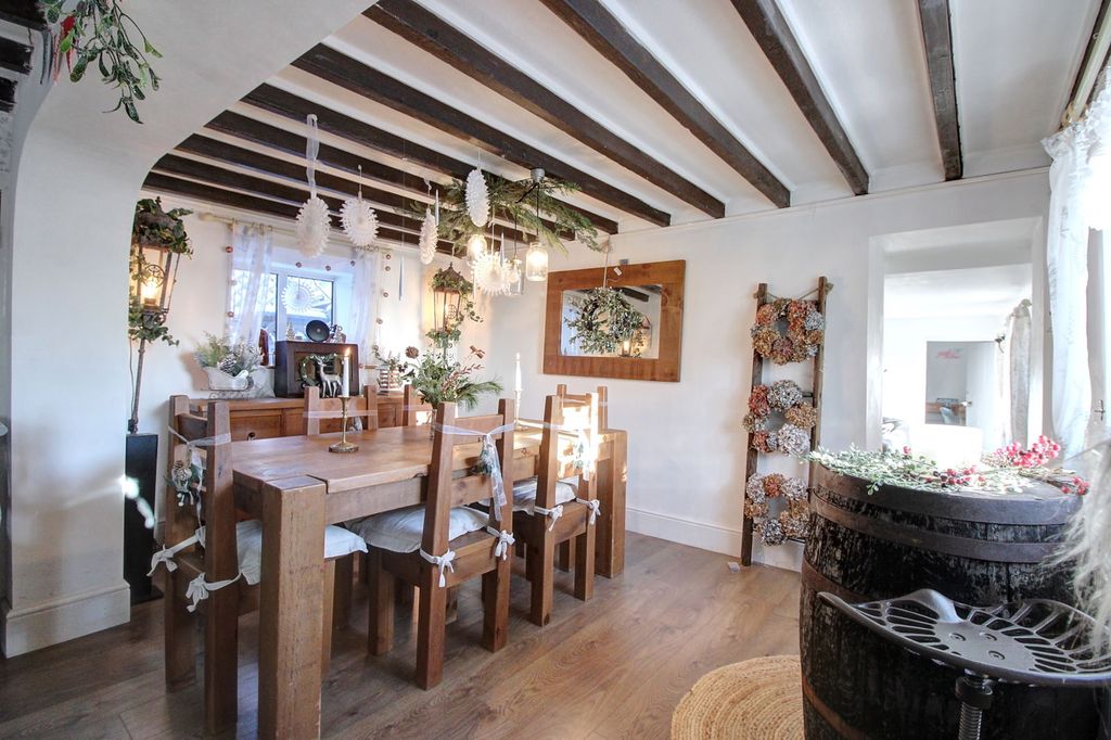 Property photo 2 of 29