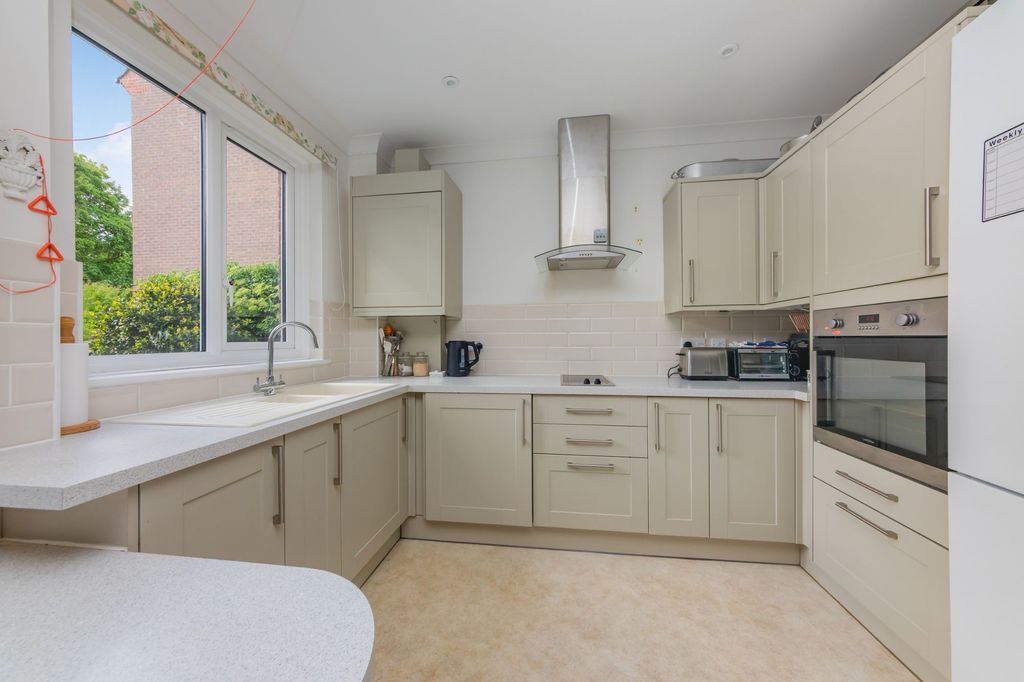 Property photo 2 of 18