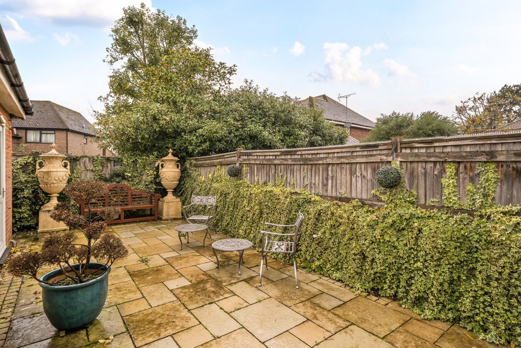 Property photo 3 of 13 Garden