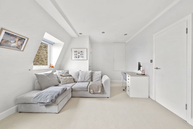 Property photo 3 of 14 Photo 10