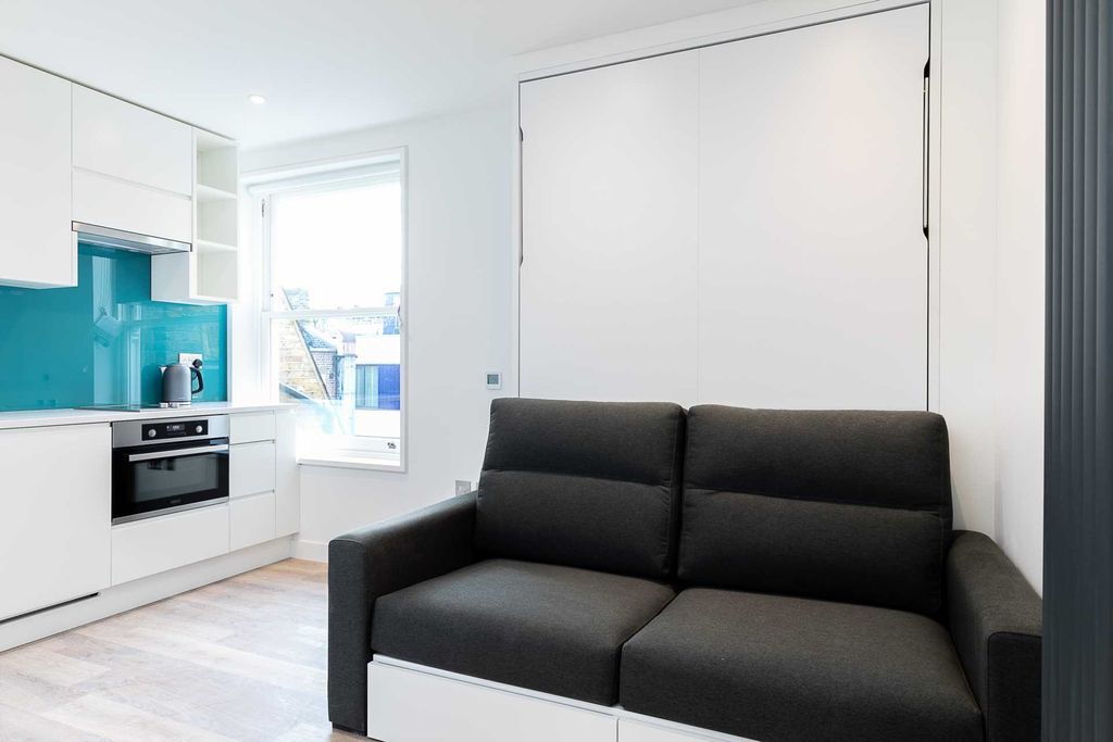 Property photo 3 of 6