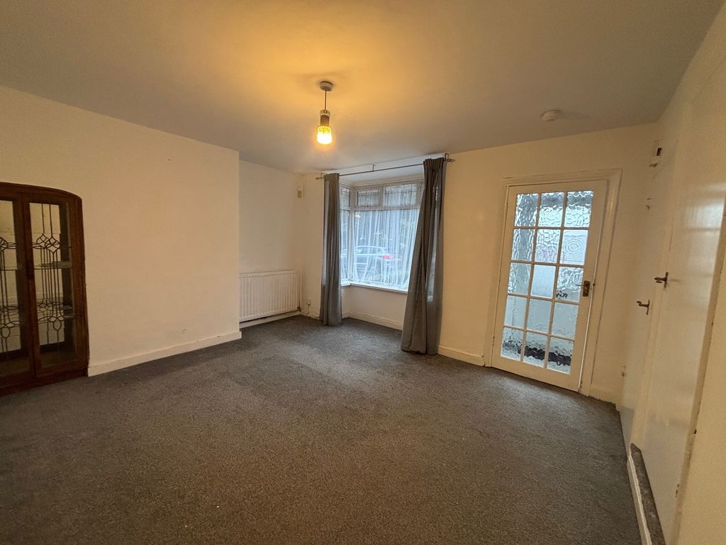 Property photo 2 of 11 Image